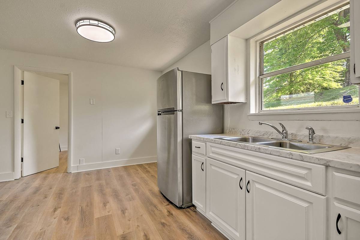 Apartment for rent at 716 W G St, Elizabethton, TN 37643