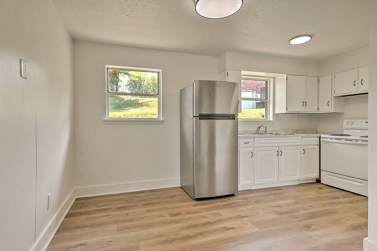 Apartment for rent at 716 W G St, Elizabethton, TN 37643
