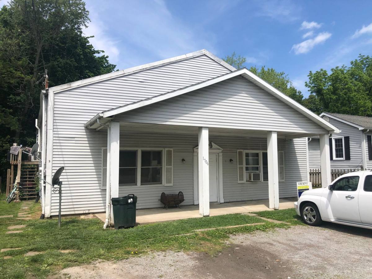 Apartment for rent at 1706 Russell, Marion, IL 62959