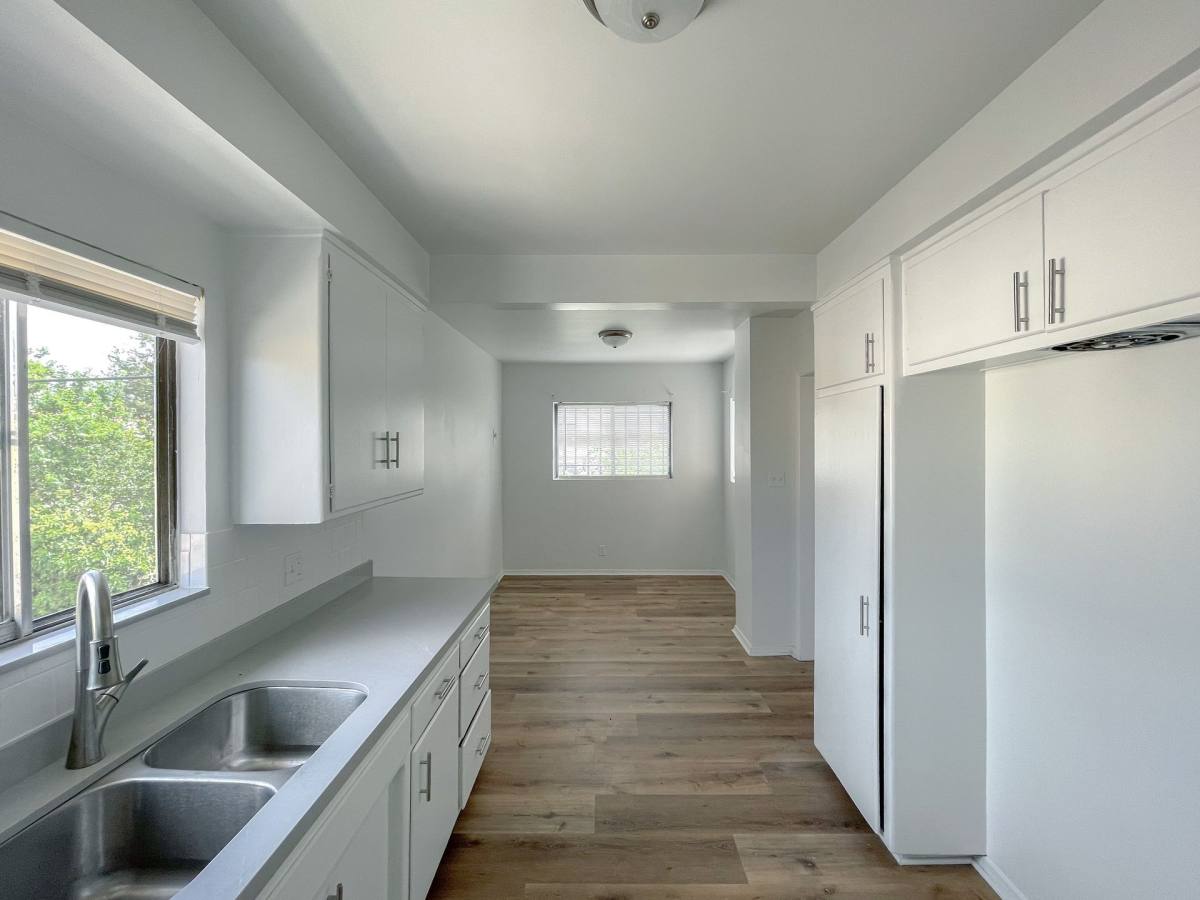 Apartment for rent at 1069 Browning Blvd, Los Angeles, CA 90037