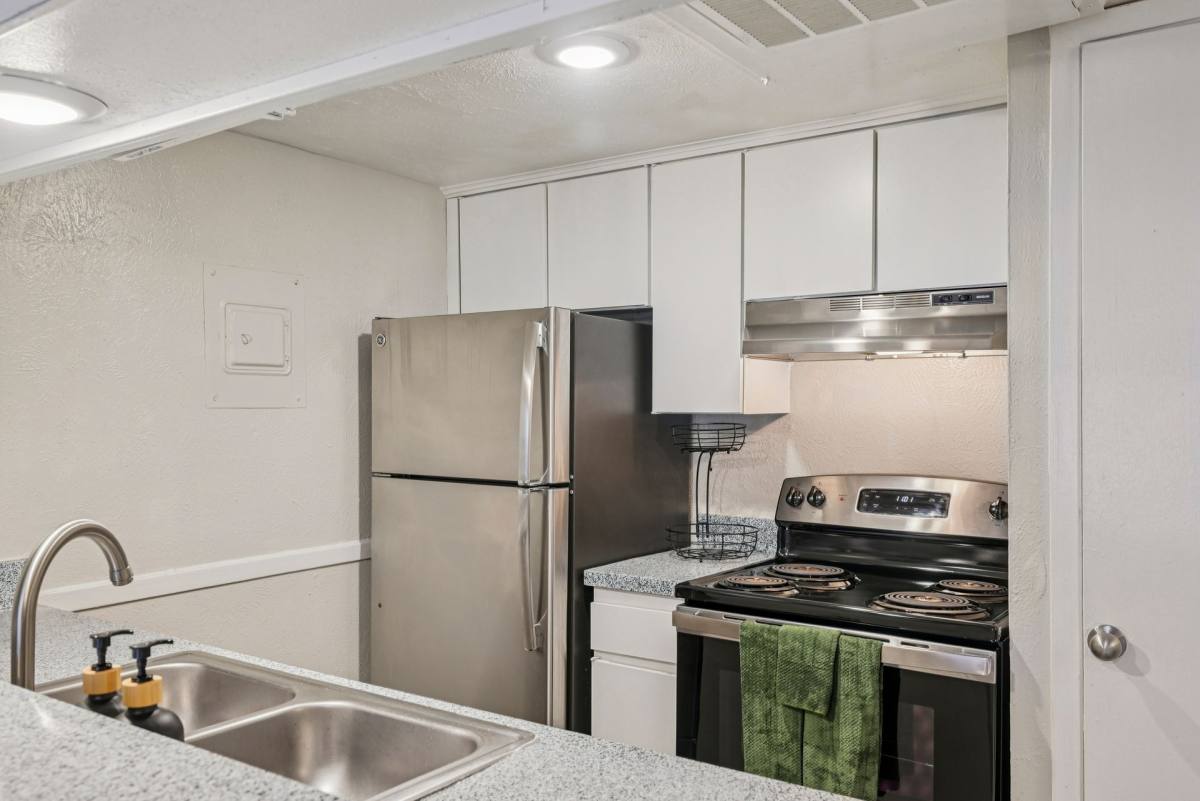 Apartment for rent at 1605 S Cooper St, Arlington, TX 76010