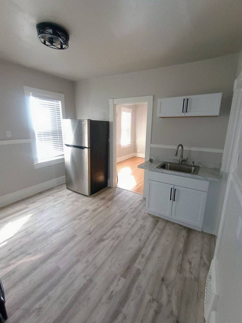 Townhouse for rent at 1822 N Warren Ave, Milwaukee, WI 53202