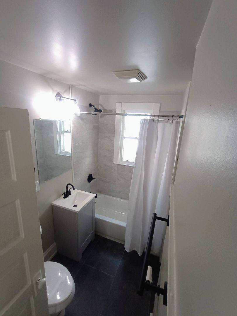 Townhouse for rent at 1822 N Warren Ave, Milwaukee, WI 53202