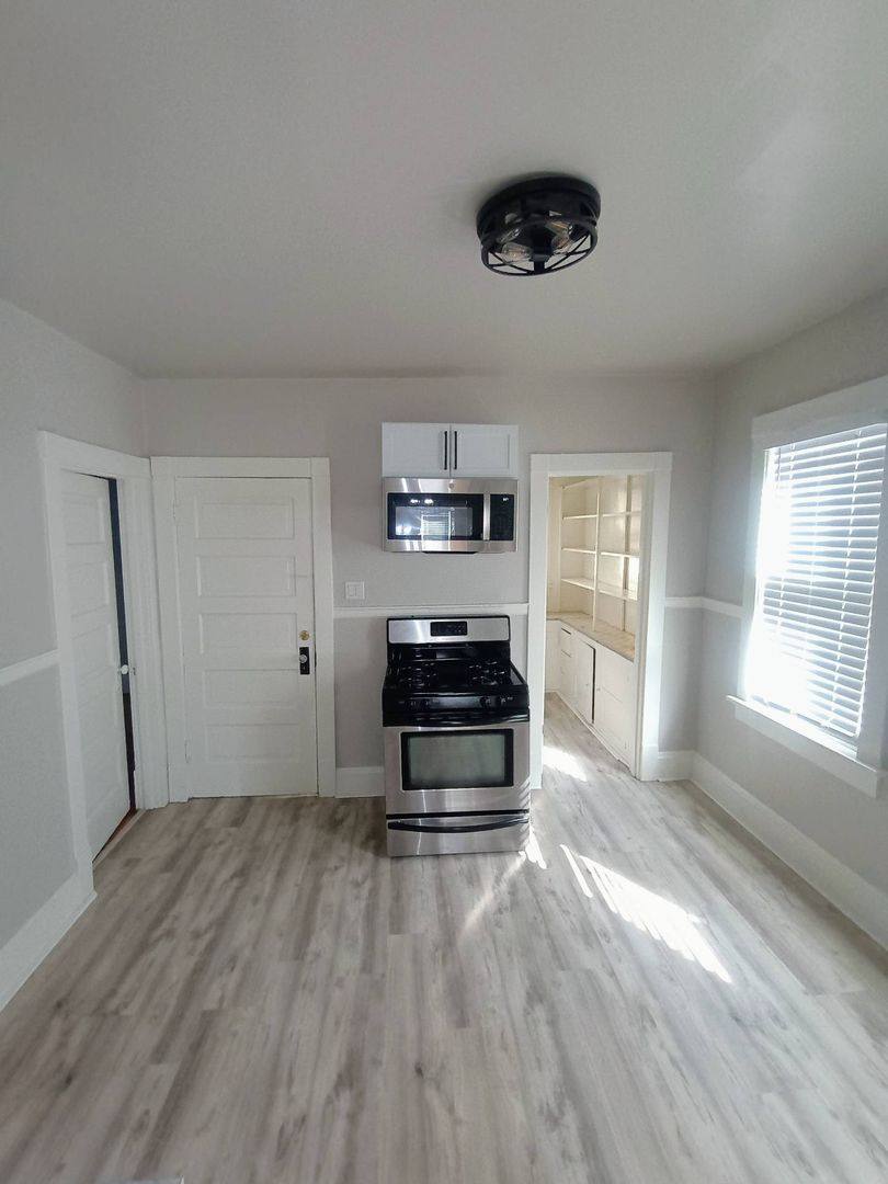 Townhouse for rent at 1822 N Warren Ave, Milwaukee, WI 53202
