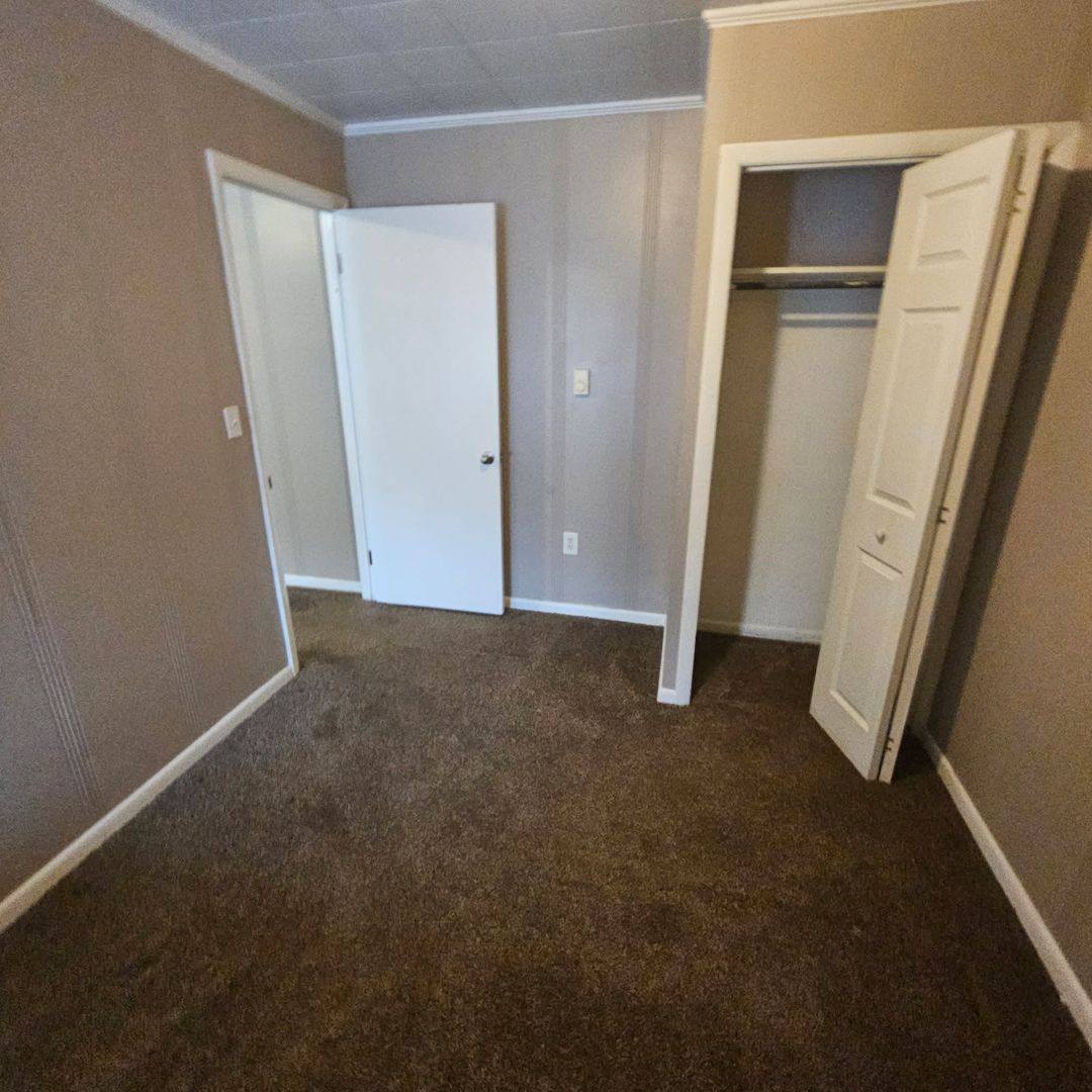 Apartment for rent at 1232 N Main St, Hampstead, MD 21074