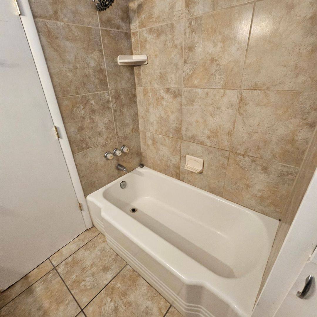 Apartment for rent at 1232 N Main St, Hampstead, MD 21074