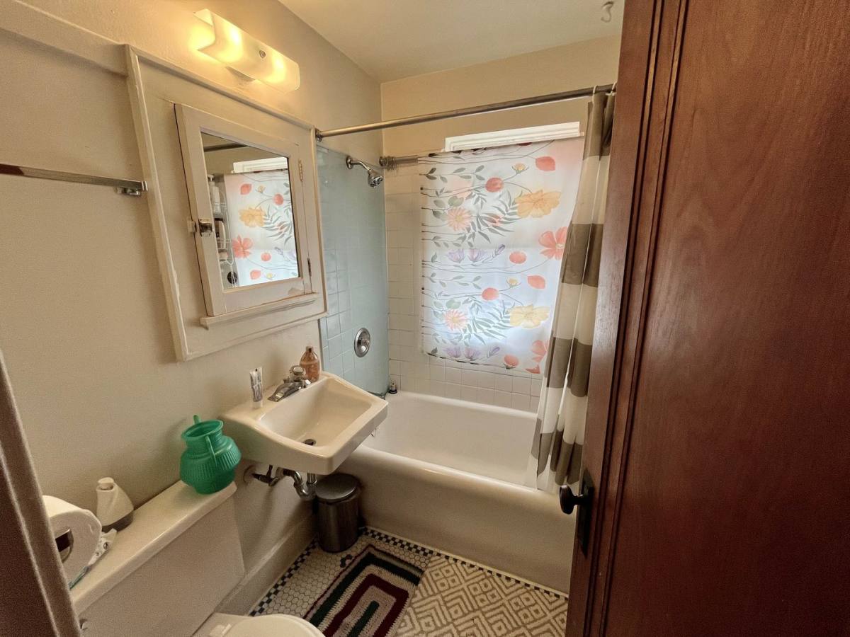 Apartment for rent at 4455 N Oakland Ave, Milwaukee, WI 53211