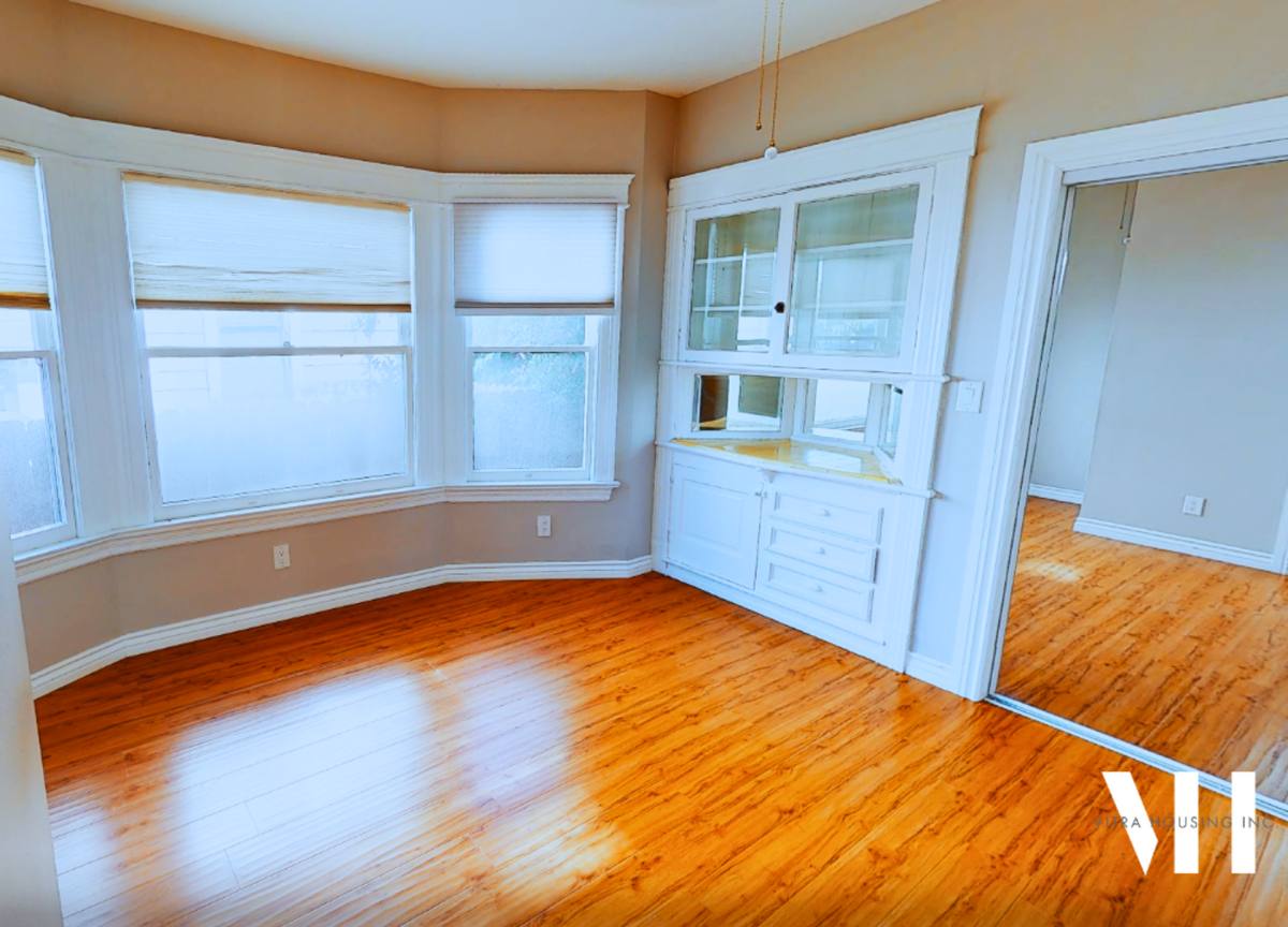 Apartment for rent at 2350 Portland St, Los Angeles, CA 90007