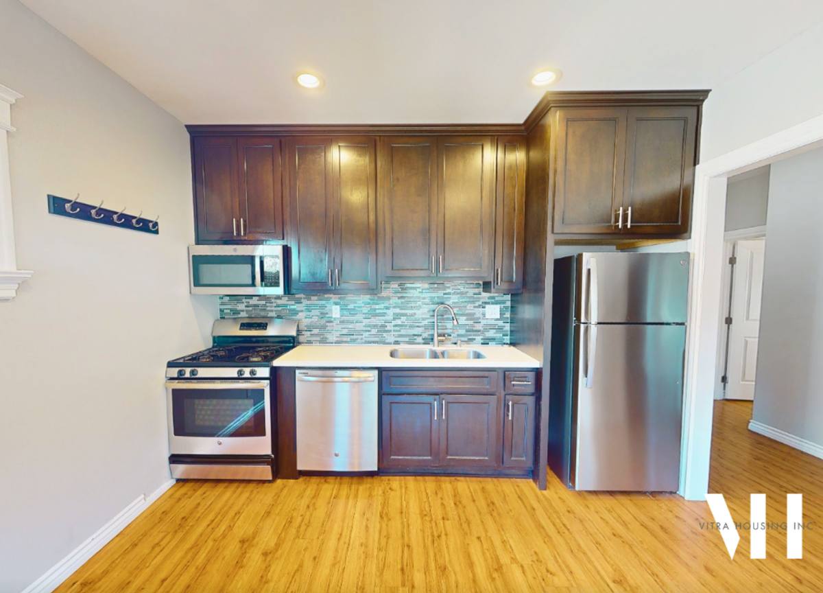Apartment for rent at 2350 Portland St, Los Angeles, CA 90007