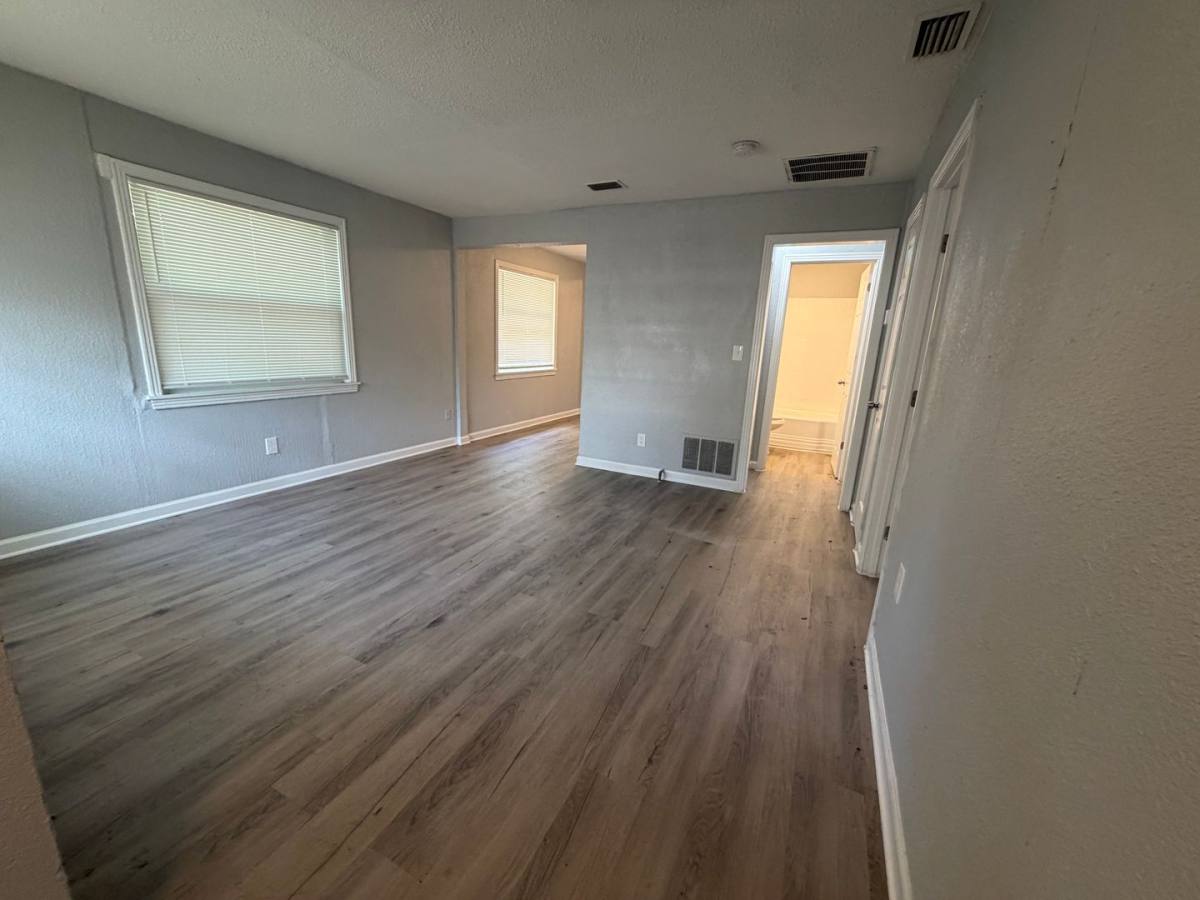 House for rent at 2410 18th Ave S, Saint Petersburg, FL 33712