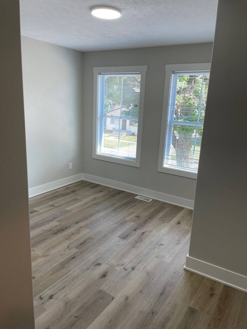 House for rent at 449 Washington Ave, Muskegon, MI 49441