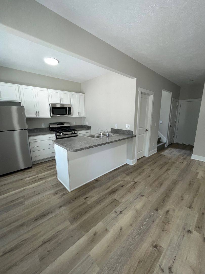 House for rent at 449 Washington Ave, Muskegon, MI 49441