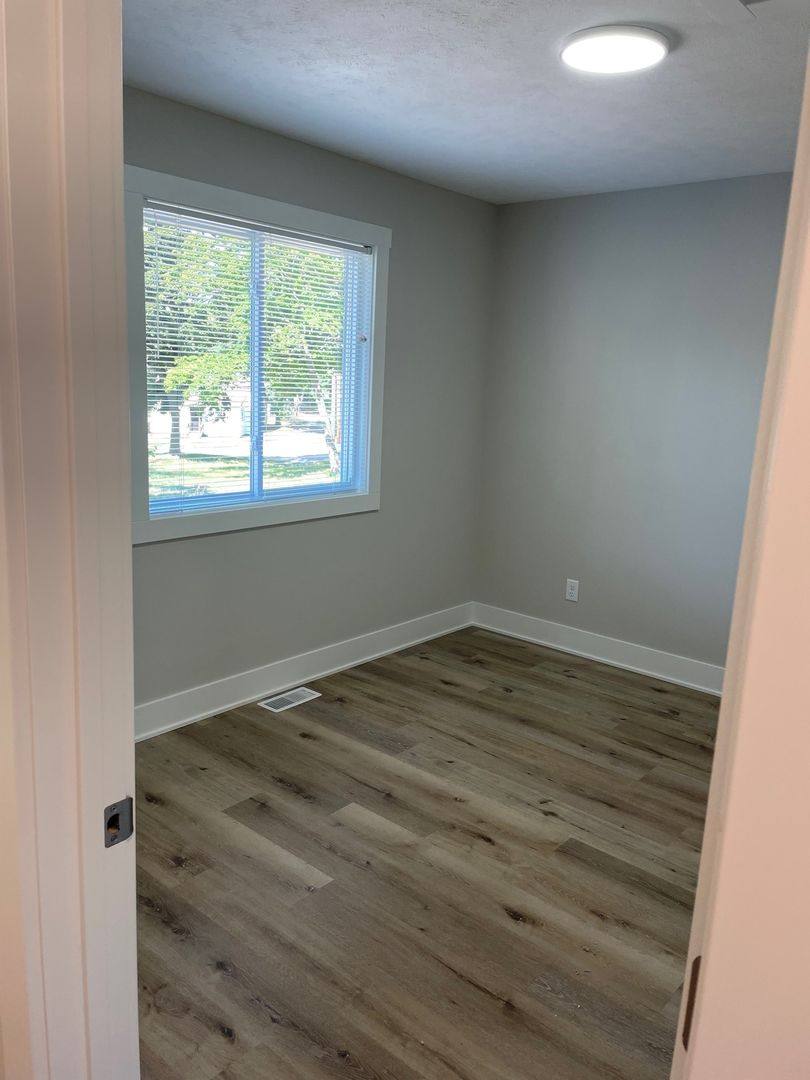 House for rent at 449 Washington Ave, Muskegon, MI 49441