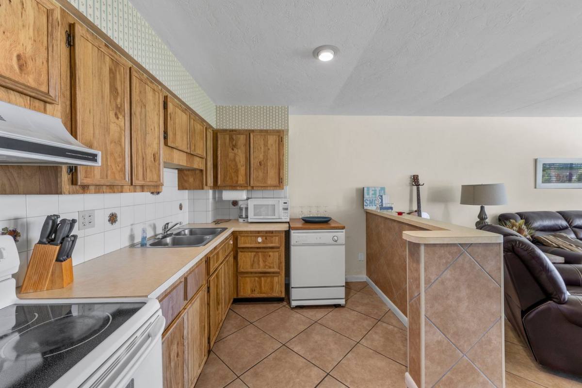 Condo for rent at 4802 Tudor Dr, Cape Coral, FL 33904