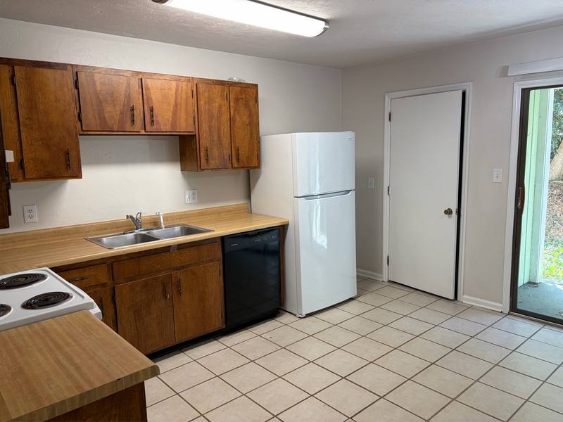 Townhouse for rent at 220 Atkinson Dr #D, Tallahassee, FL 32304