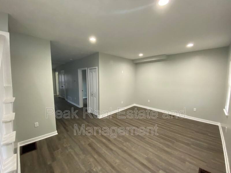 House for rent at 1011 Logan St SE, Grand Rapids, MI 49506