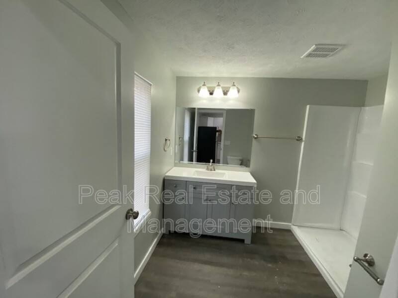 House for rent at 1011 Logan St SE, Grand Rapids, MI 49506