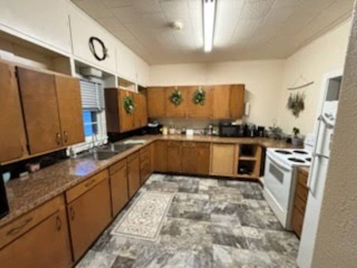 Apartment for rent at 708 E 2nd Ave N, Columbus, MT 59019