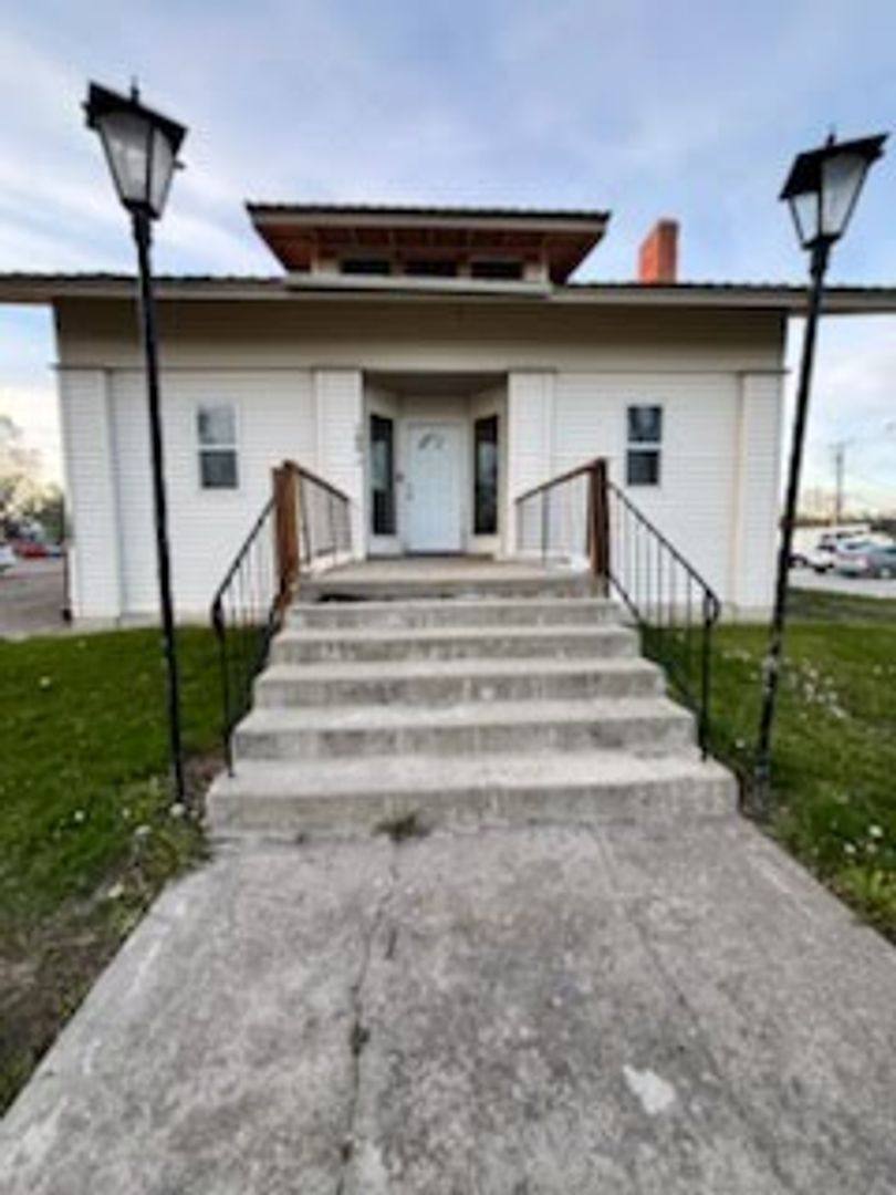 Apartment for rent at 708 E 2nd Ave N, Columbus, MT 59019