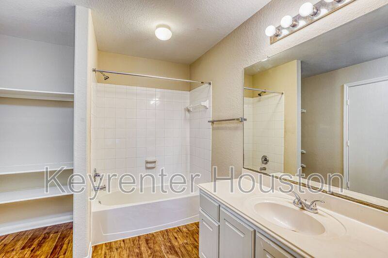House for rent at 9410 Stoneridge Canyon Lane, Houston, TX 77089