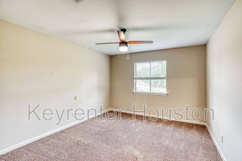 House for rent at 9410 Stoneridge Canyon Lane, Houston, TX 77089