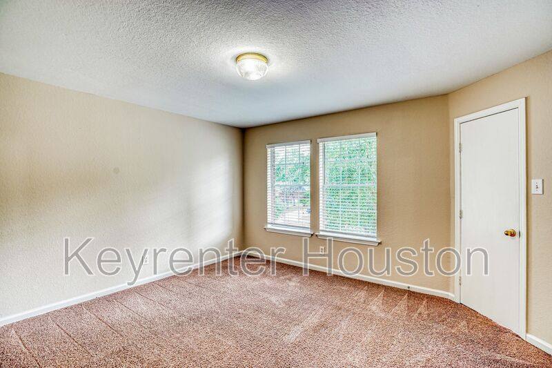 House for rent at 9410 Stoneridge Canyon Lane, Houston, TX 77089