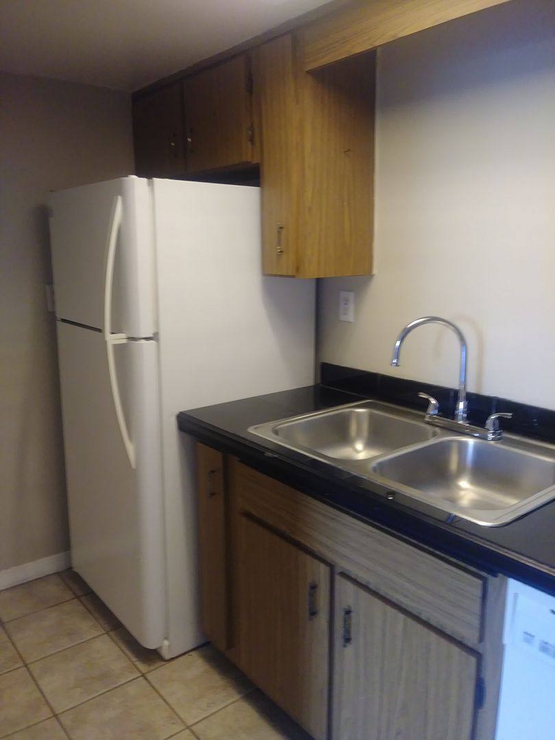 Apartment for rent at 300 N Dewey St #4, Eustis, FL 32726