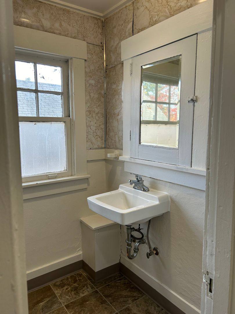 Apartment for rent at 202 NW 15th St, Corvallis, OR 97330