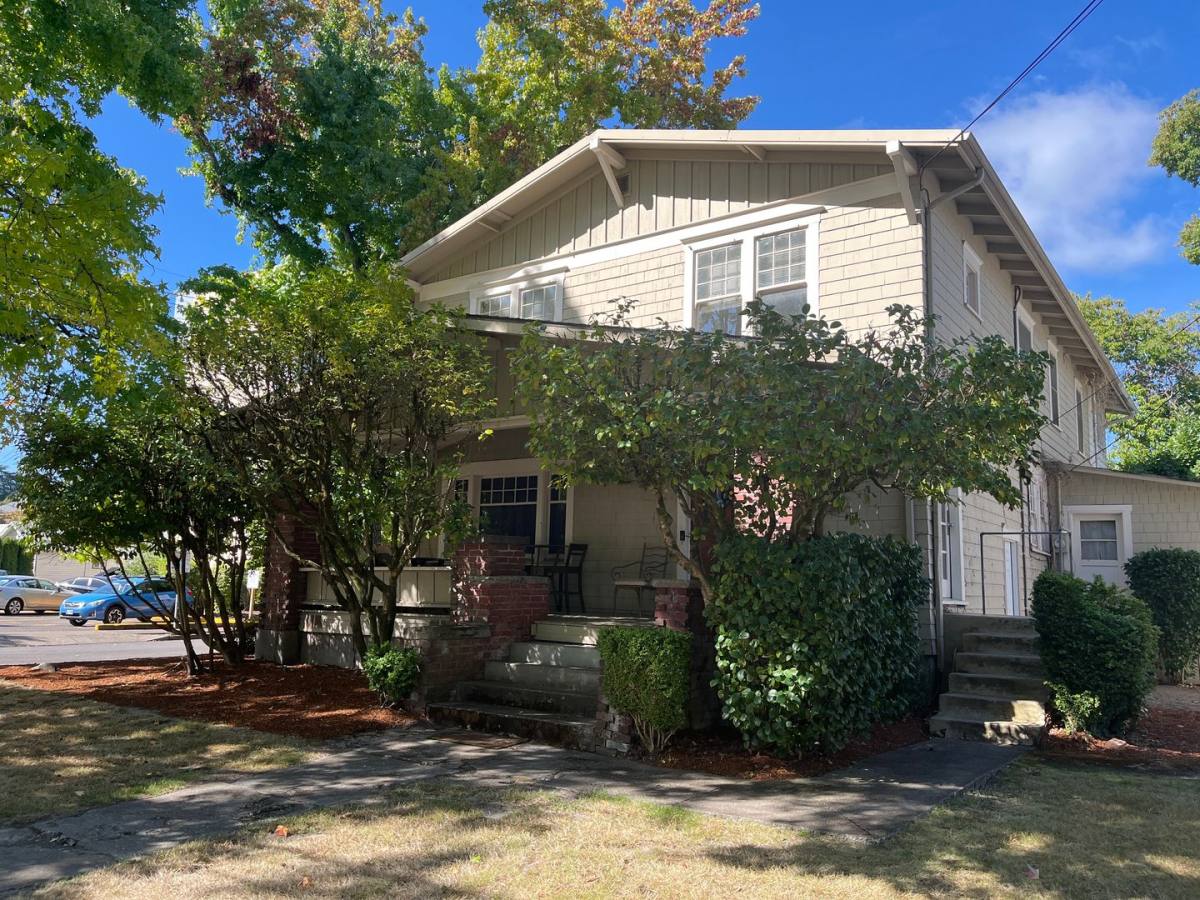 Apartment for rent at 202 NW 15th St, Corvallis, OR 97330
