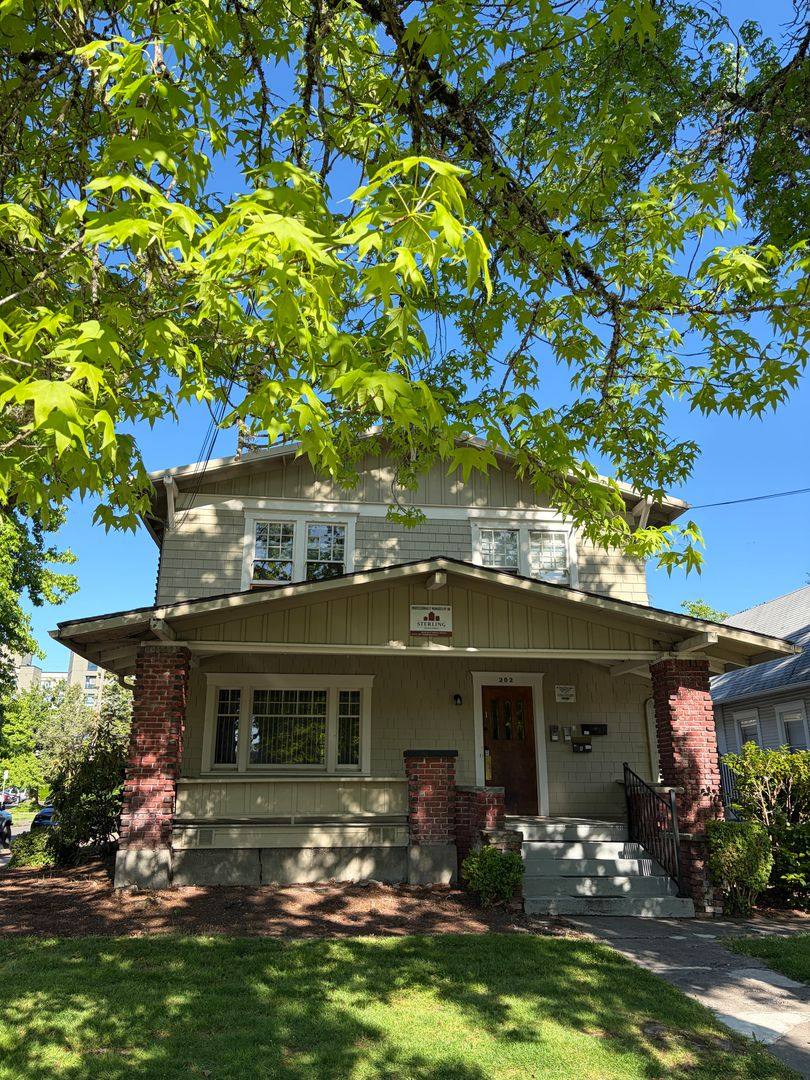 Apartment for rent at 202 NW 15th St, Corvallis, OR 97330