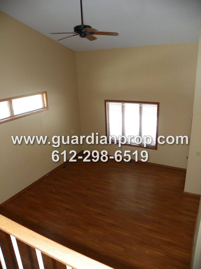 Townhouse for rent at 2355 Springside Dr E, Saint Paul, MN 55119