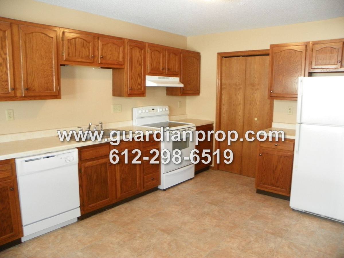 Townhouse for rent at 2355 Springside Dr E, Saint Paul, MN 55119