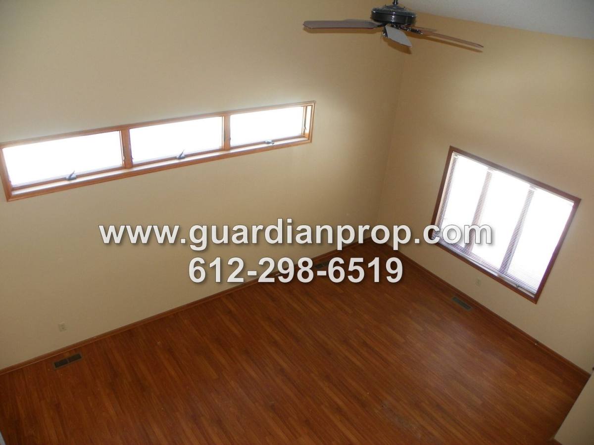 Townhouse for rent at 2355 Springside Dr E, Saint Paul, MN 55119