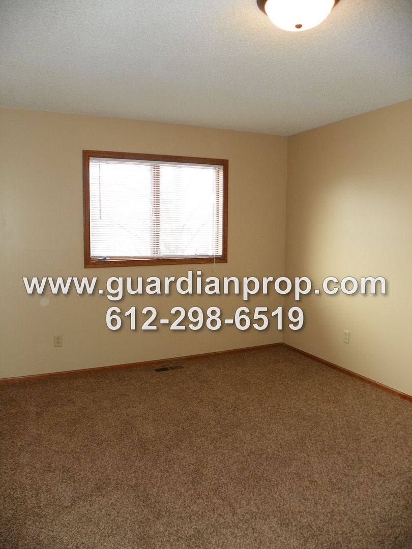 Townhouse for rent at 2355 Springside Dr E, Saint Paul, MN 55119