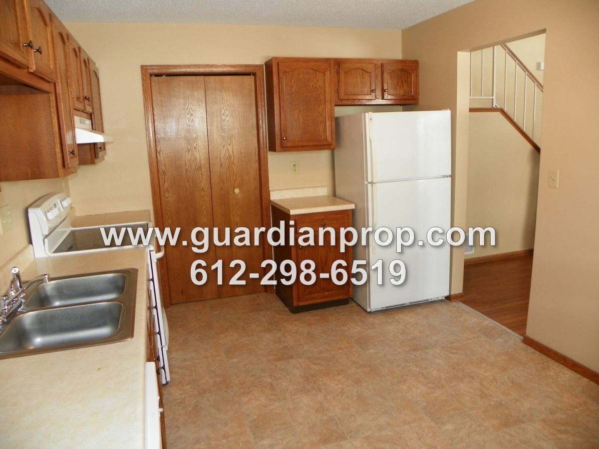 Townhouse for rent at 2355 Springside Dr E, Saint Paul, MN 55119