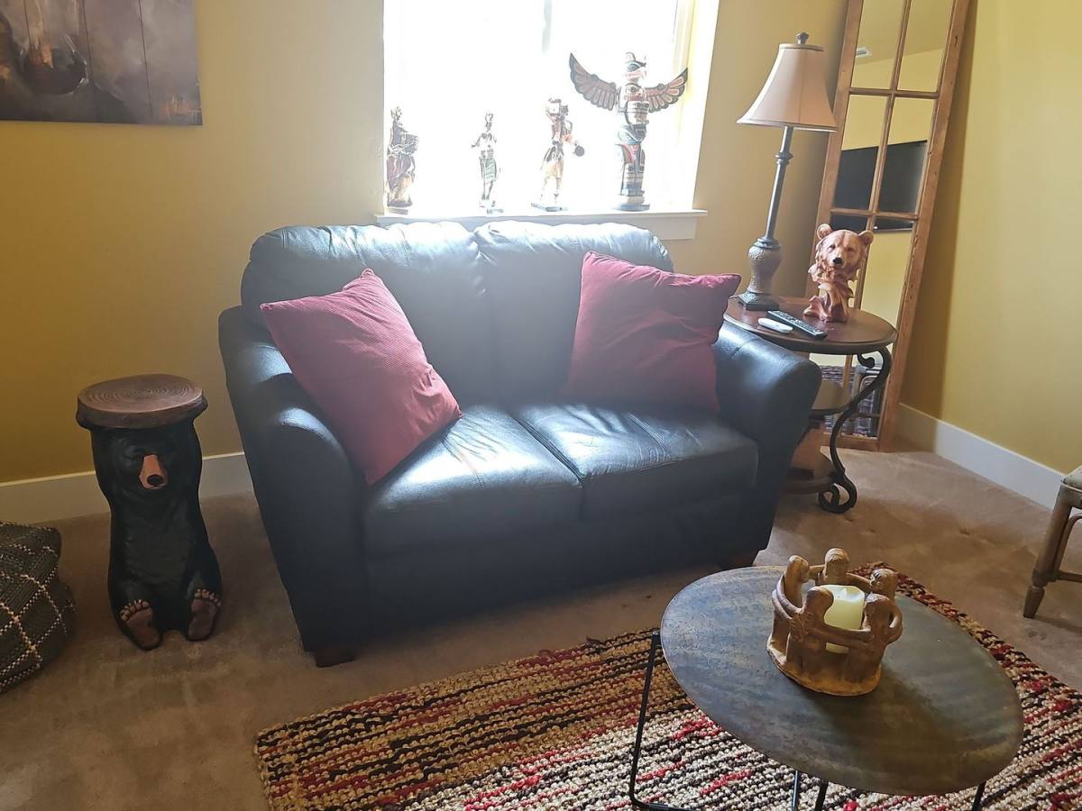 House for rent at 1040 SE Greenleaf Lane, Madras, OR 97741