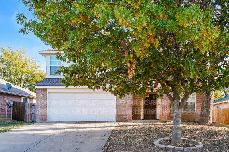 House for rent at 2059 Turtle Cove Dr, Mansfield, TX 76063