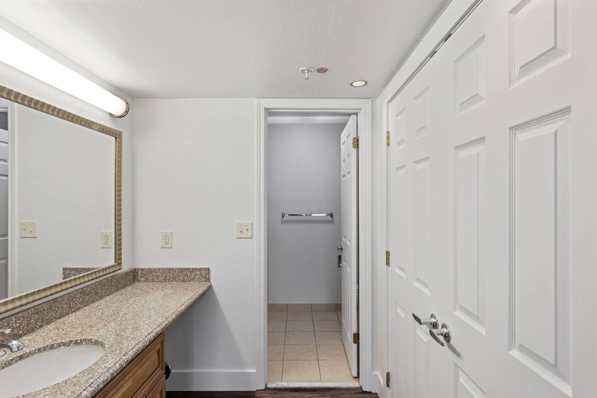 Apartment for rent at 1500 E Kilgore Rd, Kalamazoo, MI 49001