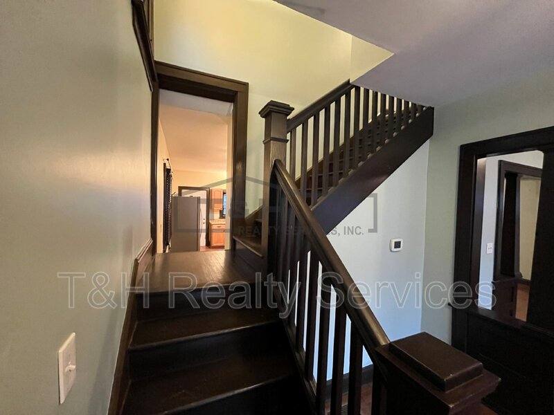 House for rent at 932 E Morris St, Indianapolis, IN 46203