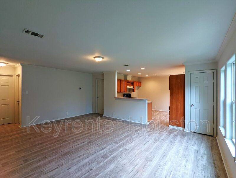 House for rent at 829 Marjorie St #B, Houston, TX 77088