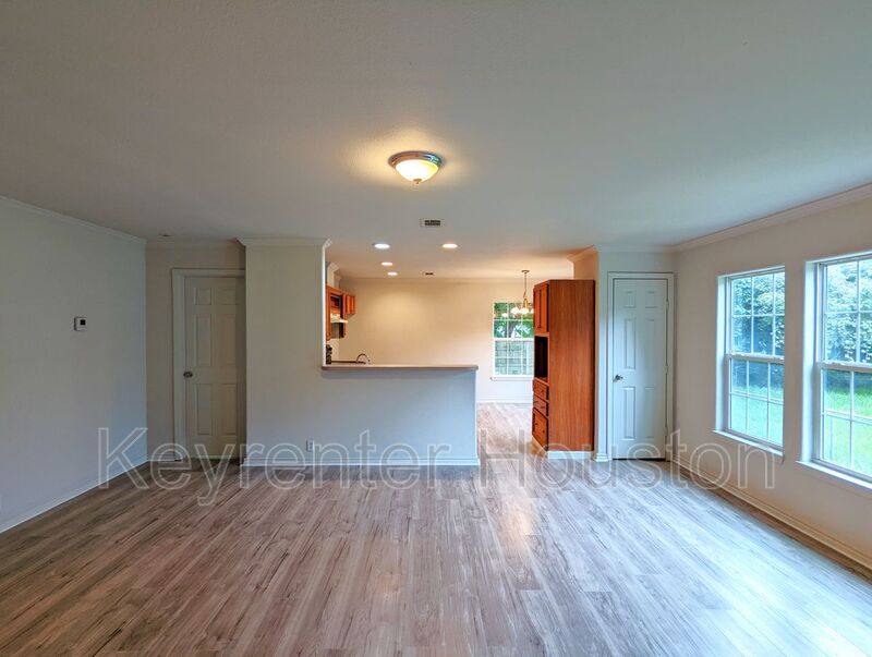 House for rent at 829 Marjorie St #B, Houston, TX 77088