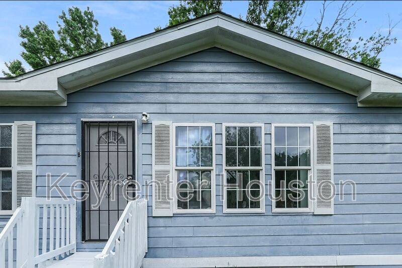 House for rent at 829 Marjorie St #B, Houston, TX 77088