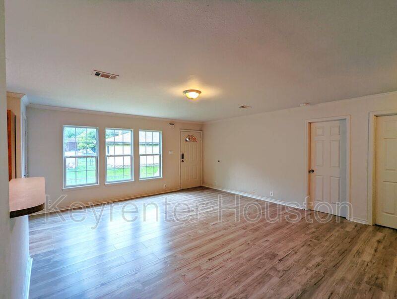House for rent at 829 Marjorie St #B, Houston, TX 77088