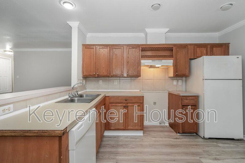 House for rent at 829 Marjorie St #B, Houston, TX 77088