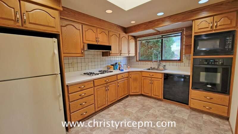 House for rent at 820 172nd Ave NE, Bellevue, WA 98008