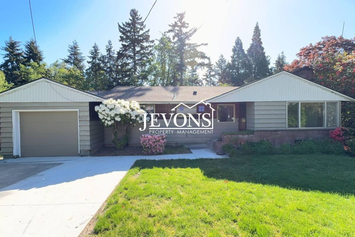 House for rent at 15242 29th Ave S, Seattle, WA 98188