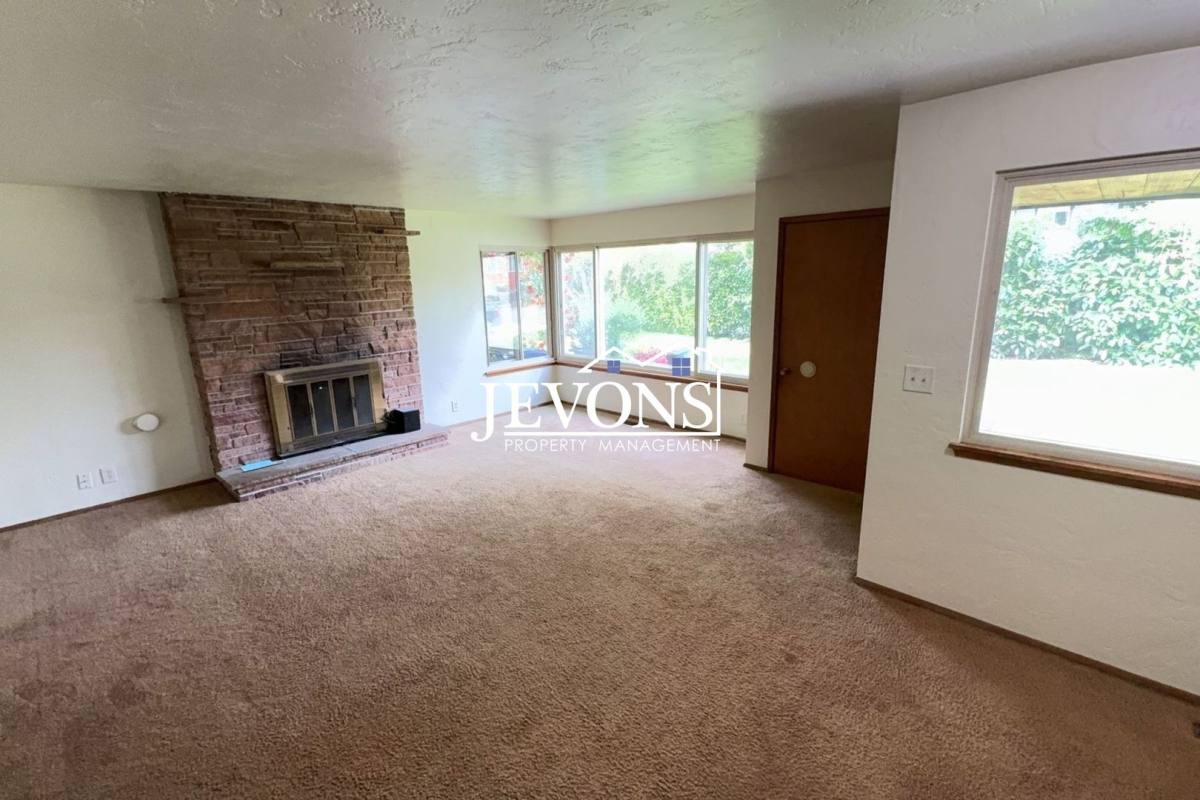 House for rent at 15242 29th Ave S, Seattle, WA 98188