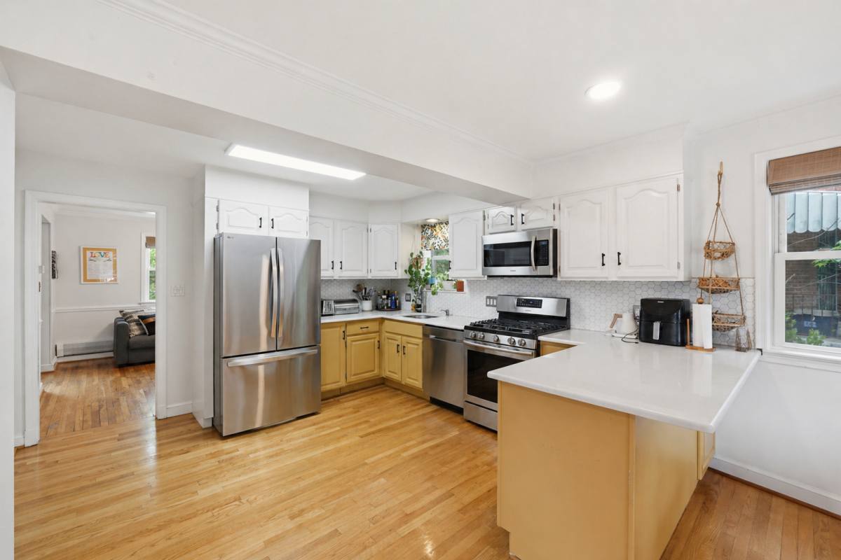 House for rent at 8007 Wildwood Dr, Takoma Park, MD 20912