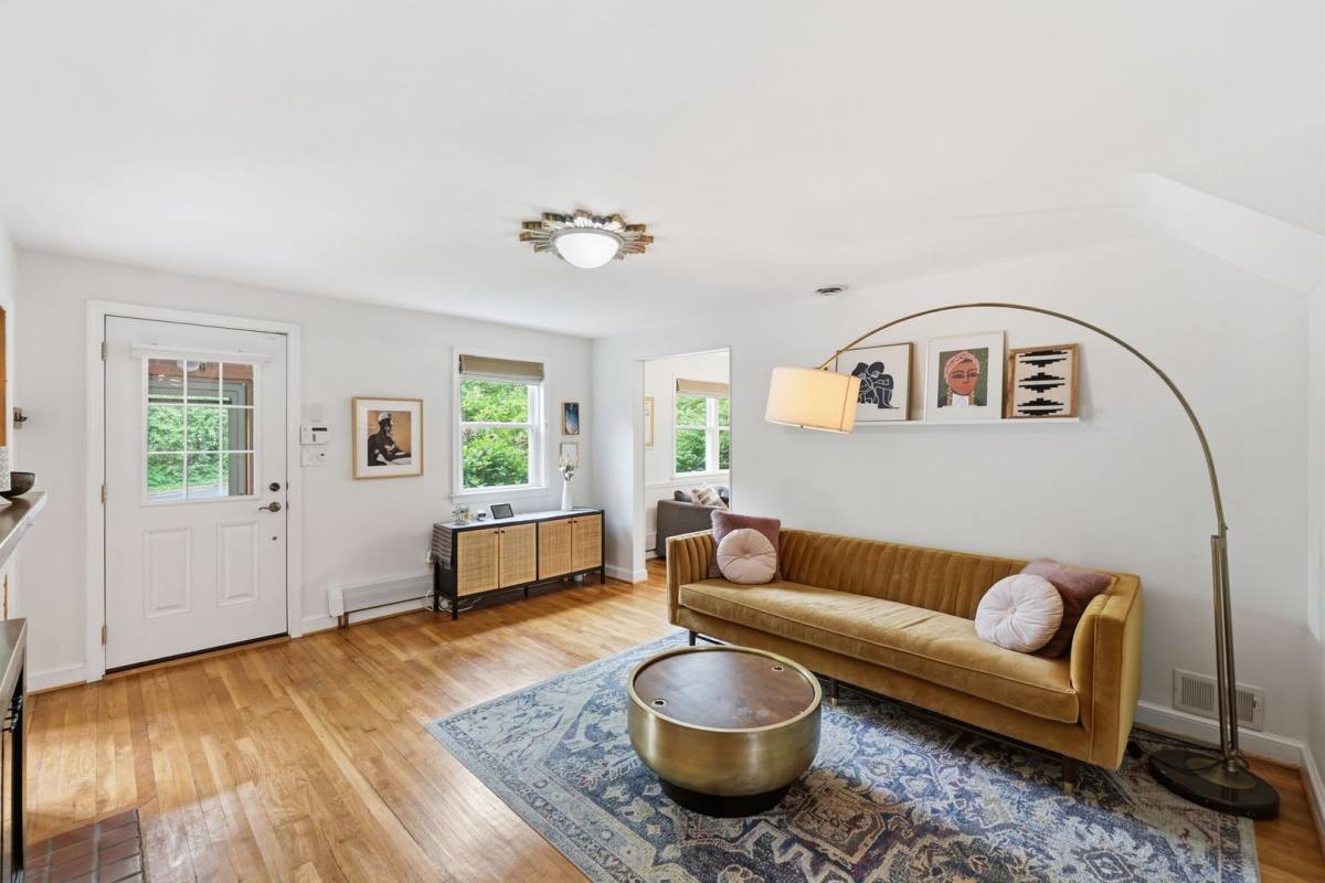 House for rent at 8007 Wildwood Dr, Takoma Park, MD 20912