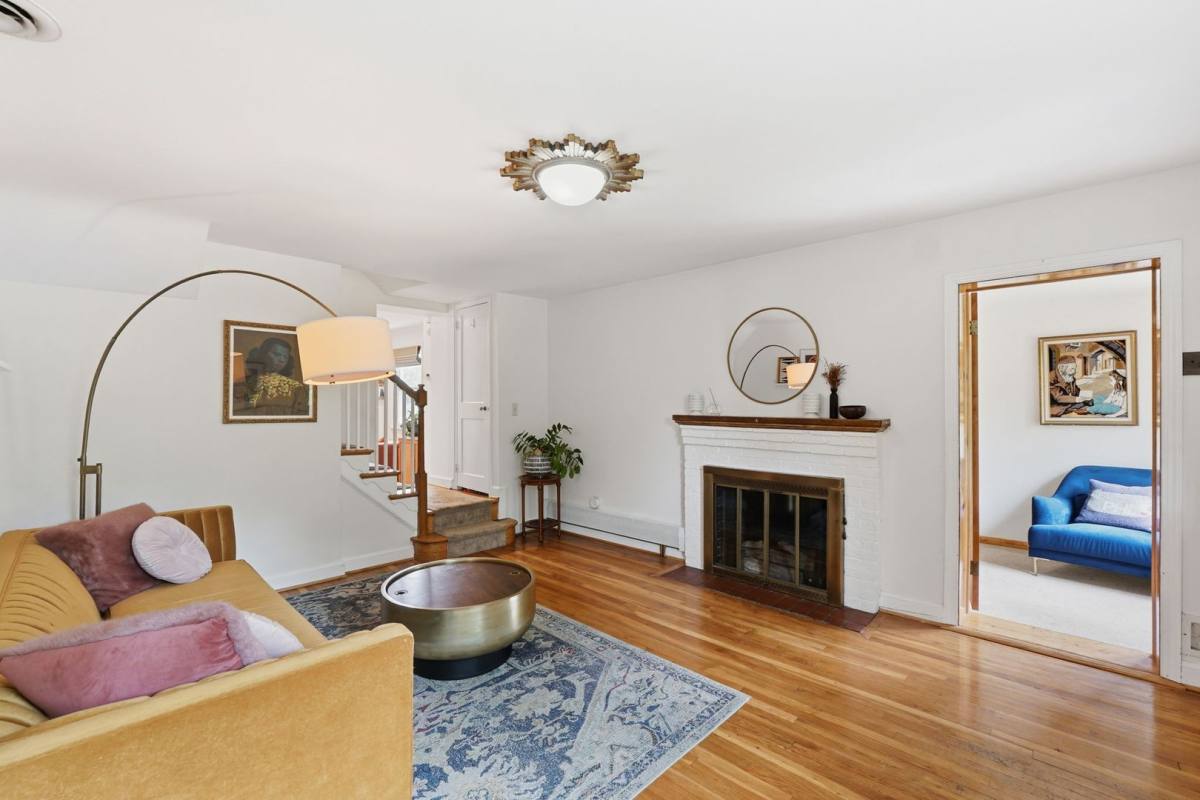 House for rent at 8007 Wildwood Dr, Takoma Park, MD 20912